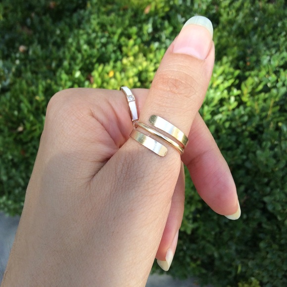⬇️$180 12k GOLD 😍 Goddess Spiral Ring!!! - Picture 2 of 7
